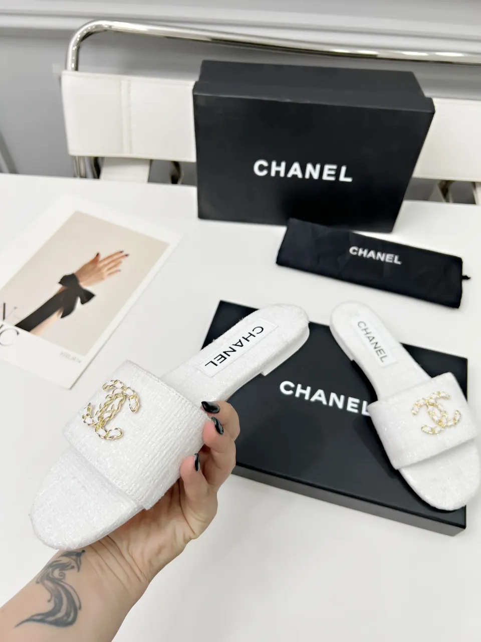 👟👟Ex-factory price 400👟👟 Genuine leather sole +40 chanel Chanel 2025 new slippers🔥🔥 Official website counter, fabric sheepskin, lining sheepskin, foot pad goatskin, 3 colors optional, size 35-42, rubber sole genuine leather sole +40